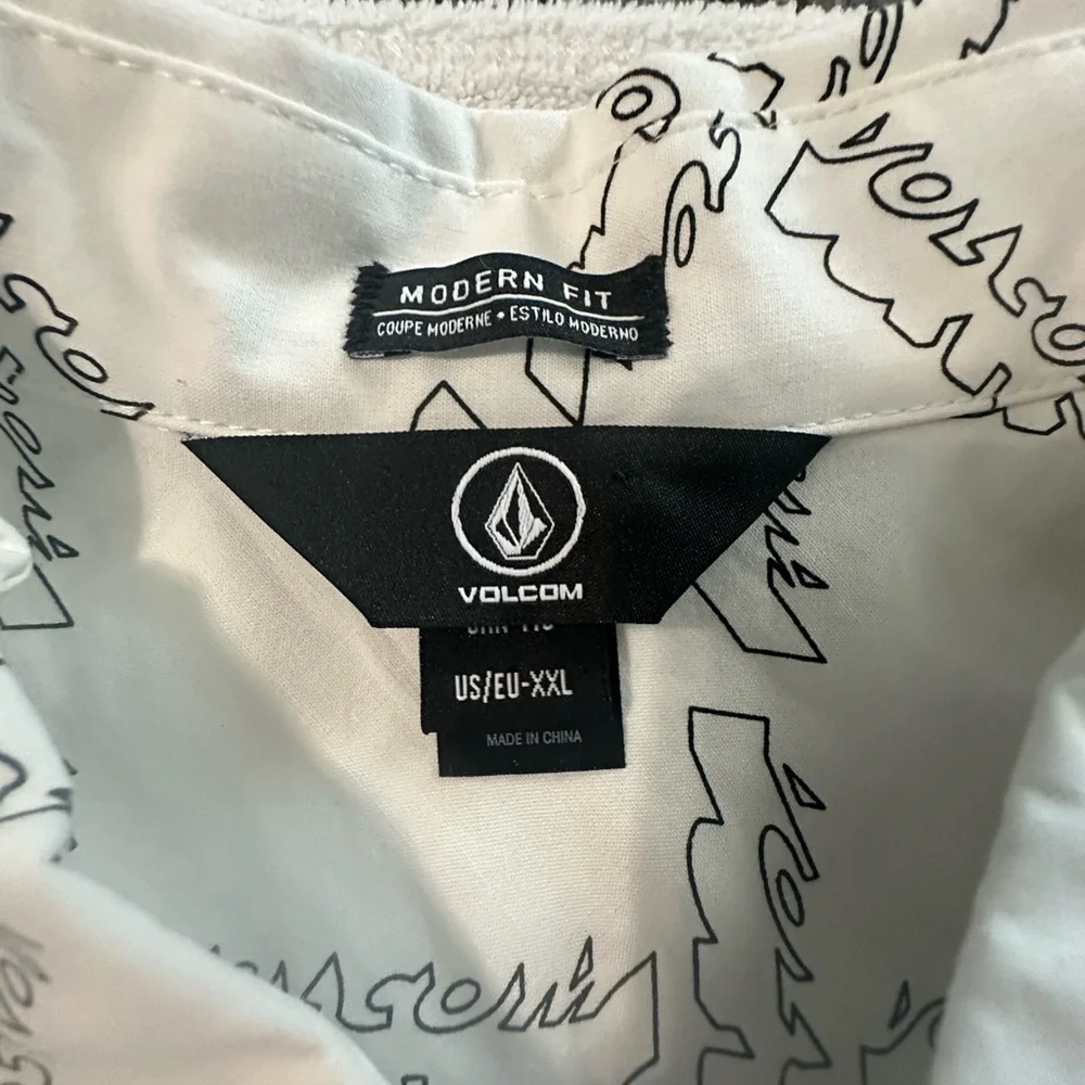 NWT Volcom Men’s High Ball Short Sleeve Button-Up Shirt - Size XXL‎